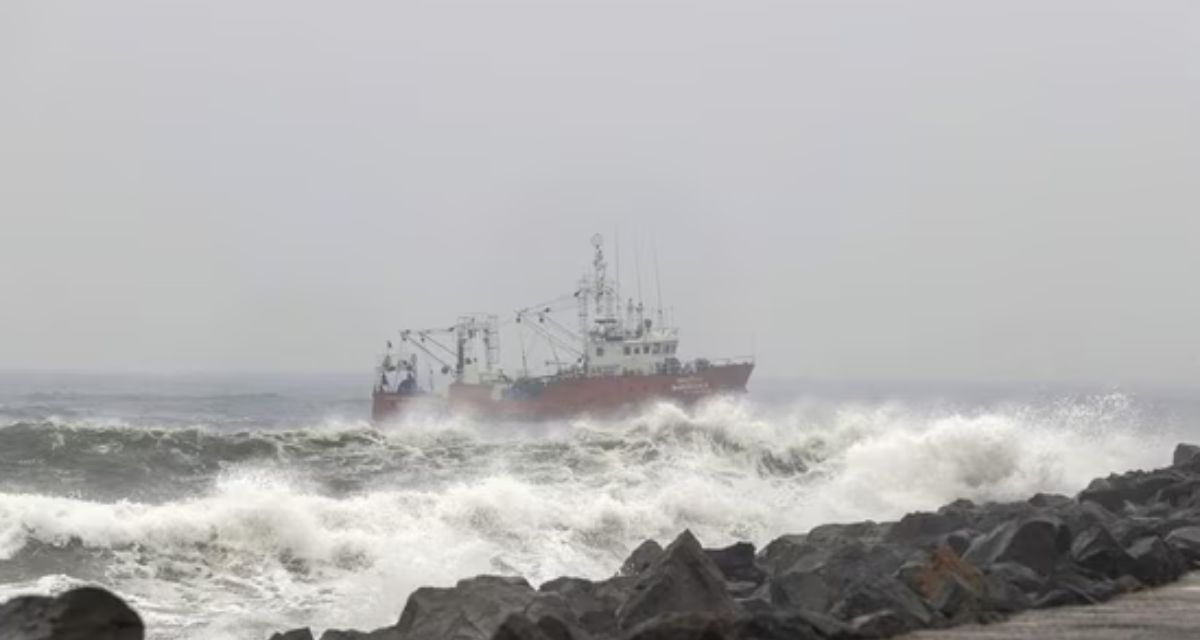 Cyclone Michaung Approaches Bay of Bengal